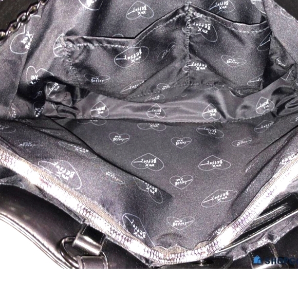 Betsey J Blk Quilted Tote with Eiffel Tower coin purse 2fer - Picture 3 of 3